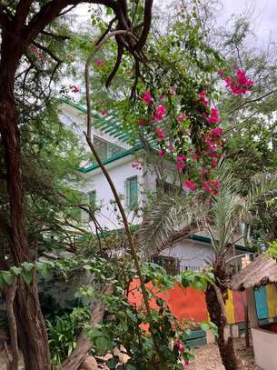Maison a louer sur la route du king Fahd hôtel Almadies image 4