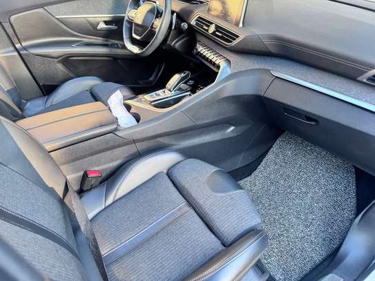 Peugeot 3008 image 3
