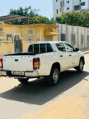 Mitsubishi L200 pick-up double cabine blanc image 7