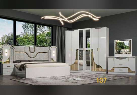 Chambre à coucher royale disponible image 6