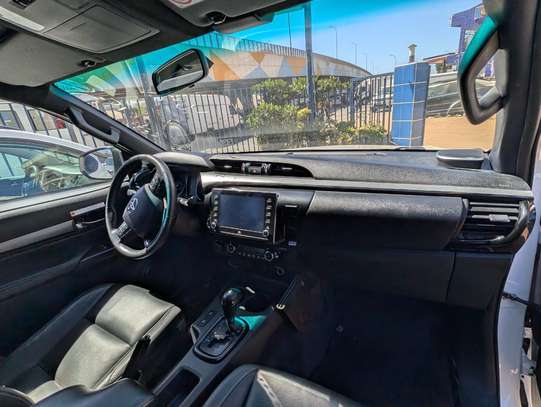 Toyota HILUX 2021 invincible image 2