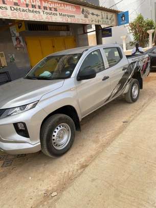 Mitsubishi L200 2022 image 2