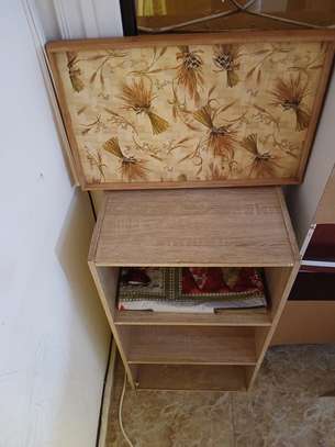 Meuble de rangement en bois à vendre image 2