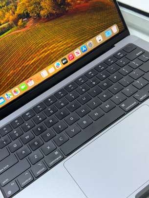 MacBook pro 2023 512/16 image 3
