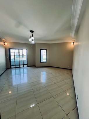 APPARTEMENTS F3 & F4 À LOUER - NGOR ALMADIES image 3