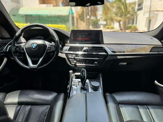 BMW* SERIE 5 530i* 🔘Année : *2017* image 5