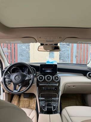 Mercedes GLC 300 année 2017 Full options image 4