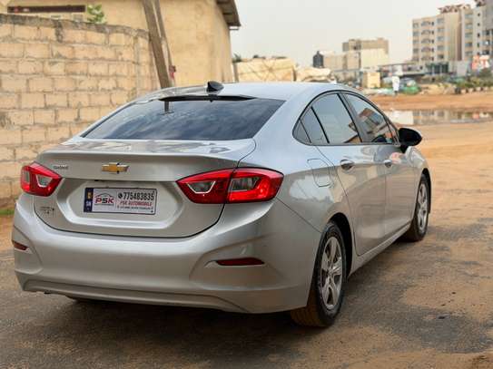 Chevrolet Cruz image 10