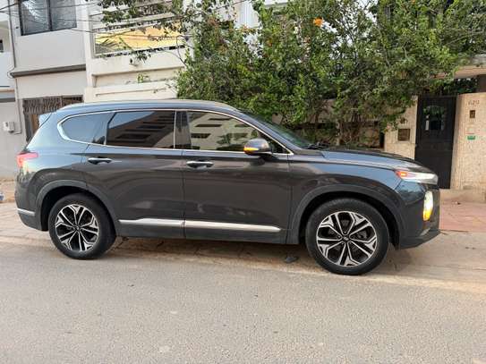 Hyundai Santefe image 10
