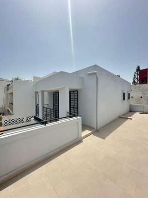 Magnifique villa R+1 à louer image 10