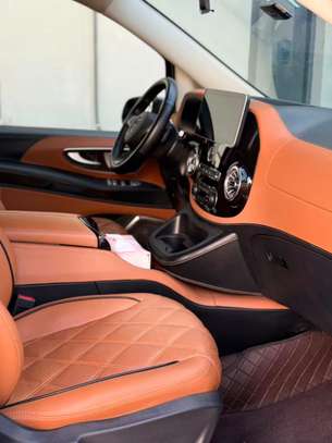 Mercedez Benz 2024 image 10