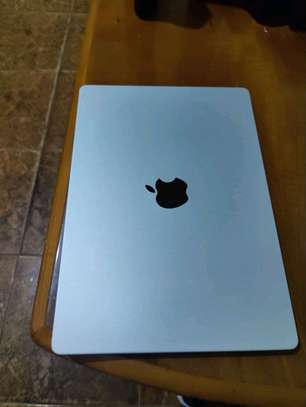 Macbook Pro M1 PRO 14Pouces image 2