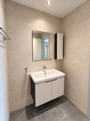 Duplex Premium à vendre en ville av Djily Mbaye vue sur mer image 4