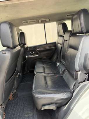 Mistubichi pajero 2015 image 3