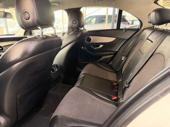 Mercedes C300 _2017 image 2