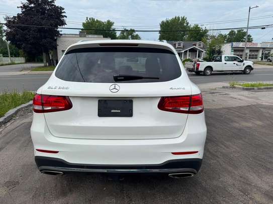 Mercedes Benz GLC 300 image 5