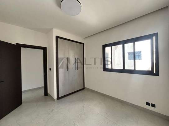 APPARTEMENT F4 HAUT STANDING AU POINT E image 7
