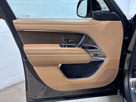 Range Rover P400 SE AWD 2025 image 10