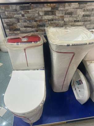 Ensemble salle de bain moderne - céramique blanche image 7