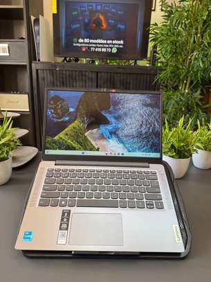 Lenovo slim 3 / i3 de 13th gen image 2