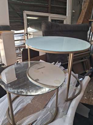 Tabouret design blanc réglable avec repose-pieds image 3