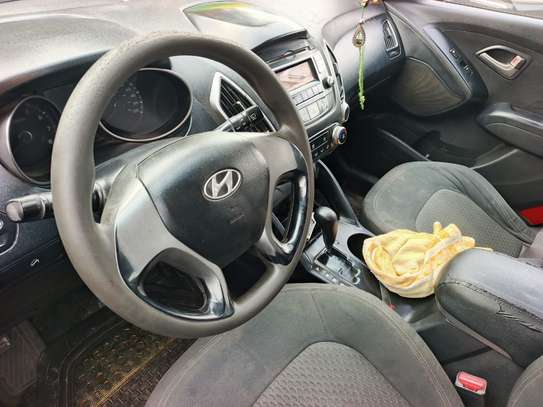 HYUNDAI TUCSON image 8