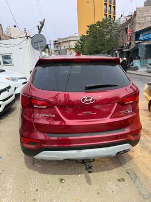 Hyundai Santafé ultimate 2018 image 5