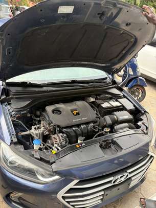 HYUNDAI ELANTRA 2017 image 9