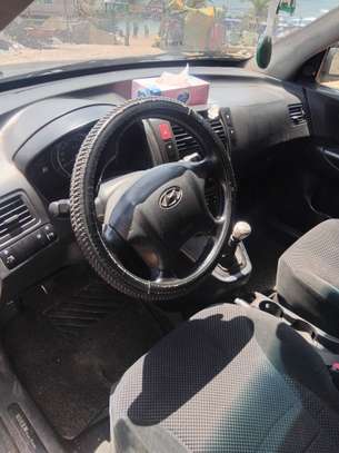 Hyundai voiture compacte gris métallisé économique image 11