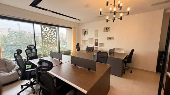 Bureau aménagé F4 – 148 m² à louer à la Résidence SIKI image 9