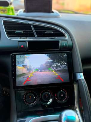 Peugeot 3008 SUV compact noir confort et style image 10