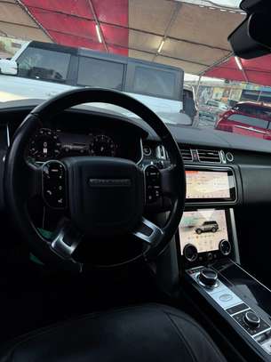 Range Rover Vogue image 14