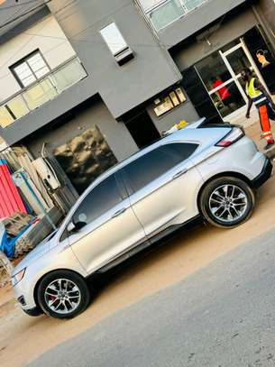 Ford edge Titanium image 2