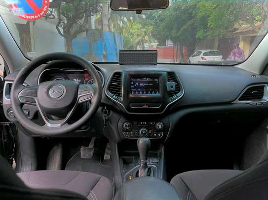 Jeep cherokee 2019 image 13