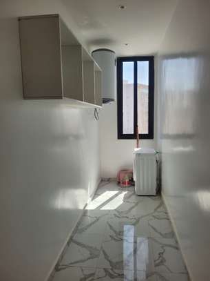 Trois chambres à louer par mois image 12