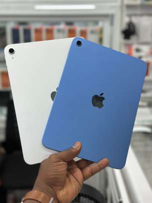 iPad 11th Generation (A16) image 3