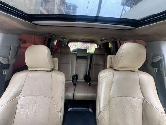 Location de voiture Land Cruiser 7 places avec chauffeur image 3