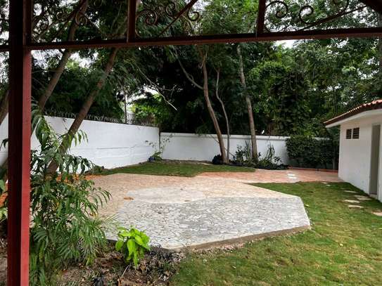 Sublime villa Mermoz image 5