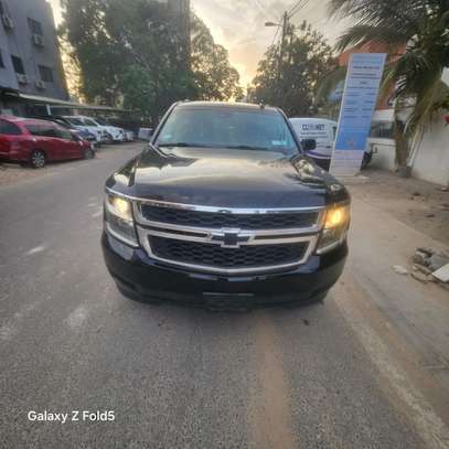 Chevrolet SUBURBAN image 2