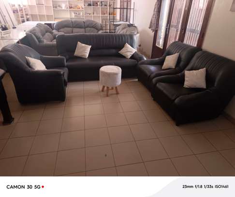 Salon 6 places en cuir anglais image 4