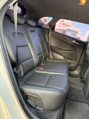 Hyundia Tucson image 8