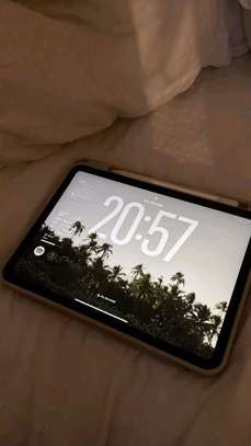 iPad (2025) image 2