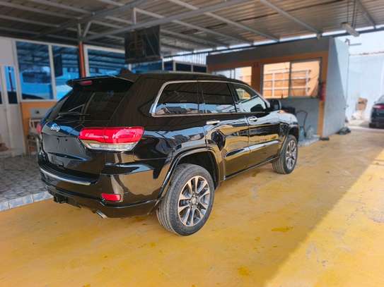 JEEP CHEROKEE OVERLAND image 9