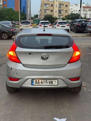 Hyundai Accent 2017 Gris 5 portes Économique image 4