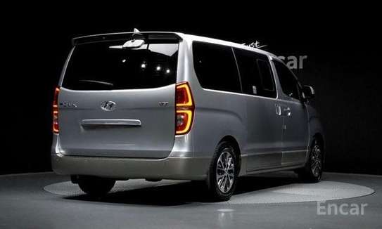 Hyundai Starex hors série 9 places Exclusive image 15
