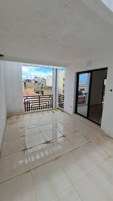 DUPLEX A LOUER A LA SICAP FOIRE image 6