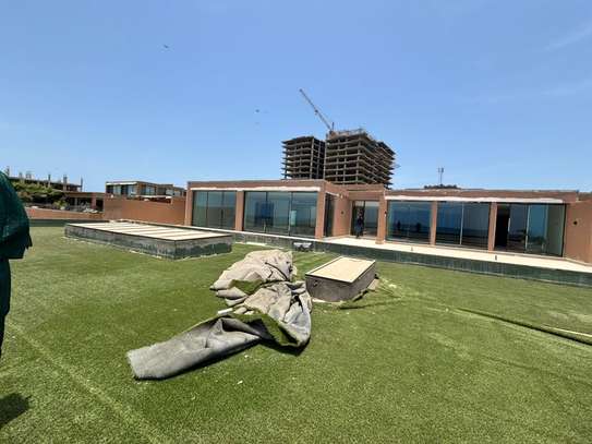 Villa neuve de 1000 m² pied dans l' eau Almadies image 12