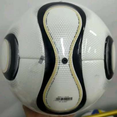 Ballon de Football Haute Qualité – Résistant et Performant image 2
