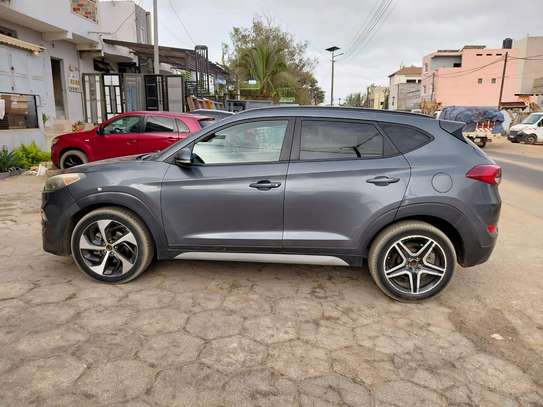 Hyundai Tucson image 8
