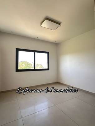 À louer – Superbe appartement F3 vue / mer à Yoff Océan image 13